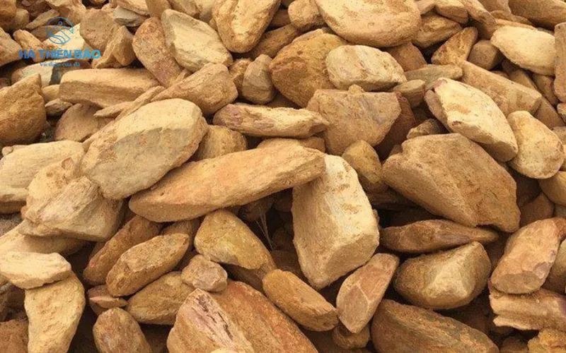 Đá vàng là loại đá tự nhiên thuộc nhóm đá trầm tích