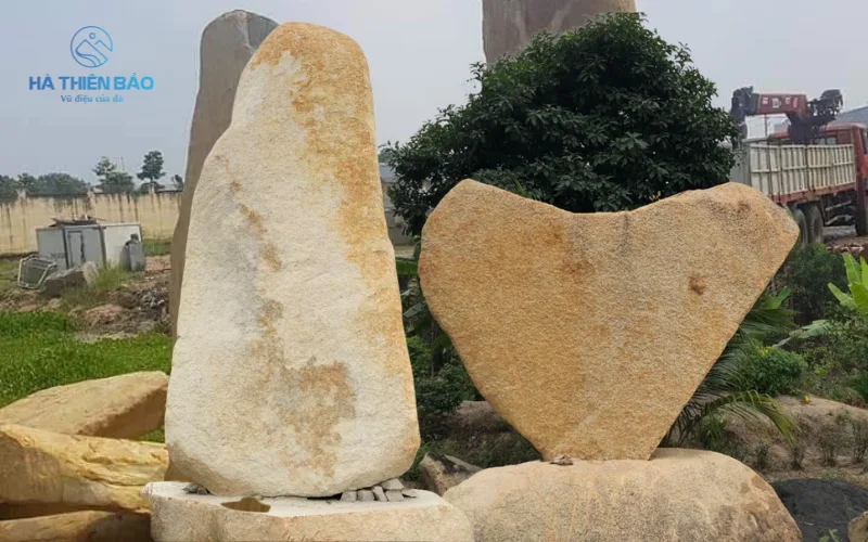 Đá vàng làm bảng hiệu đá