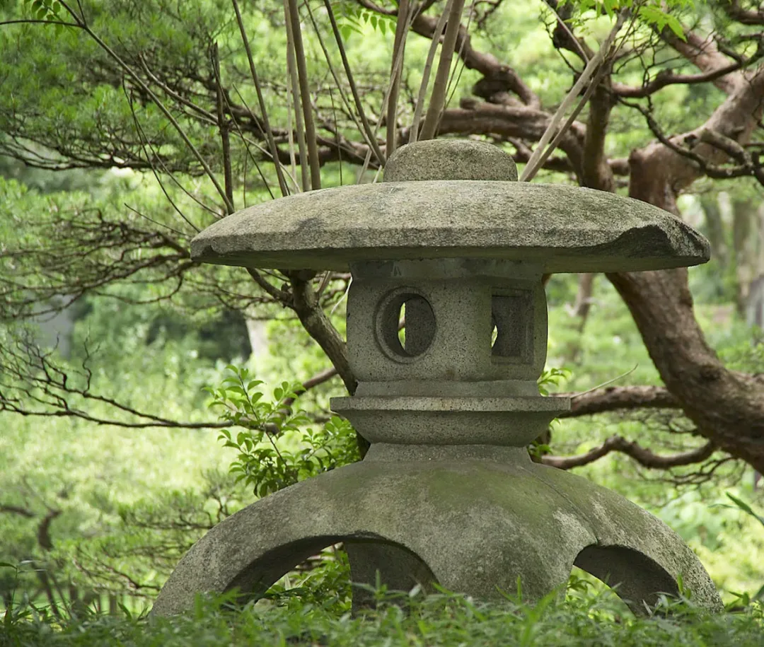 Đèn đá HTB 06