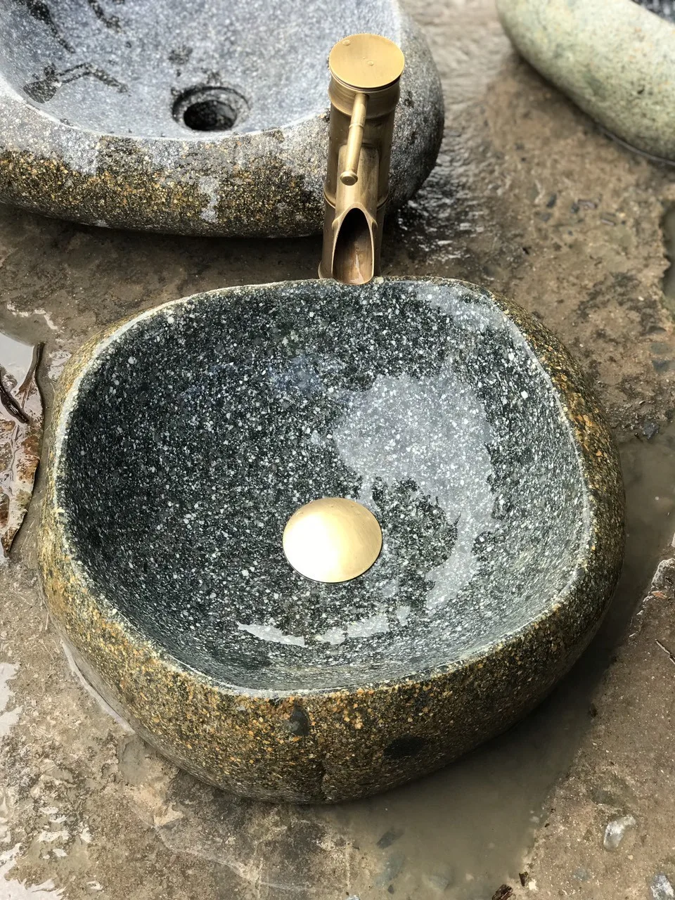 Lavabo đá cuội 05