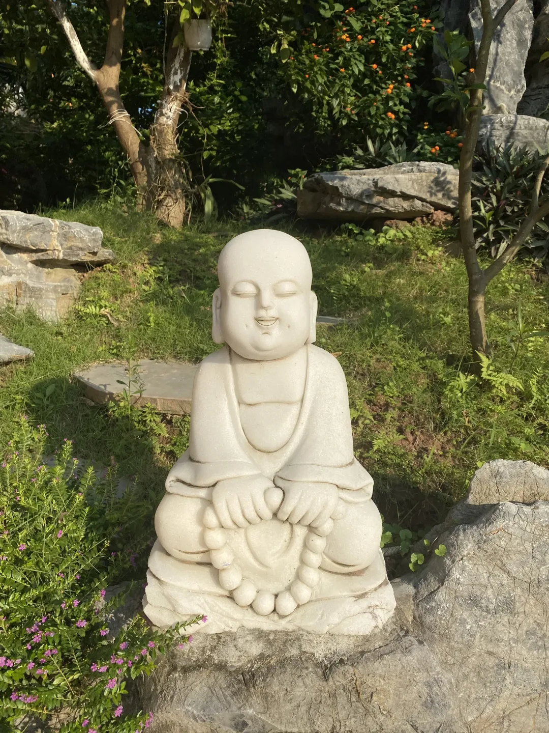 Tượng đá HTB 10