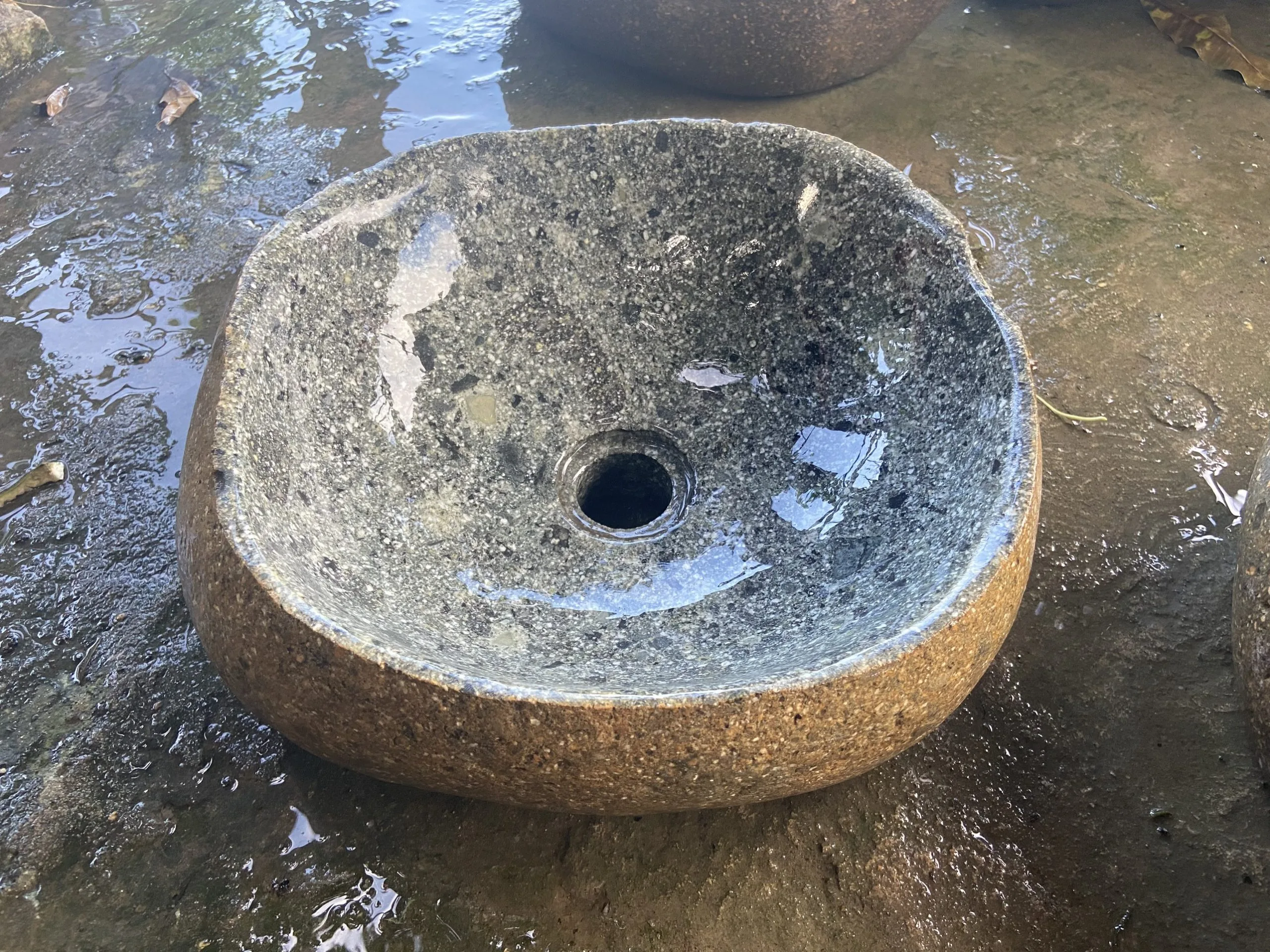 Lavabo đá cuội không vòi