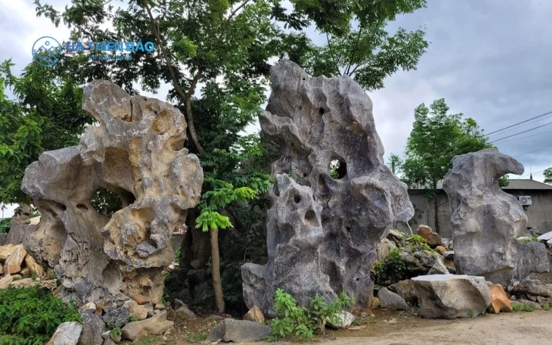 Vẻ đẹp lạ mắt giúp đá lũa trở thành điểm nhấn ấn tượng trong thiết kế ngoại thất